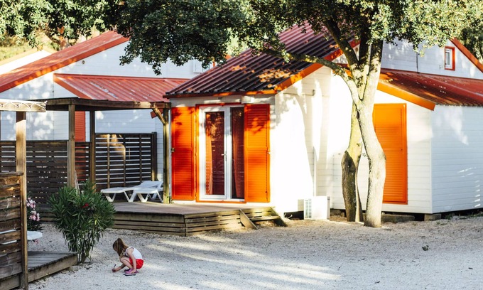 Argeles-sur-Mer Chalet De Esquí | Campsite le Bois Fleuri ***** - 4-room chalet 4 adults + 2 children 2 bathrooms Air-conditioned