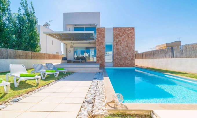 Sa Rapita Villa | CAN BOSQUERRÓ - Villa con vistas al mar en Sa Ràpita. WiFi Gratis.
