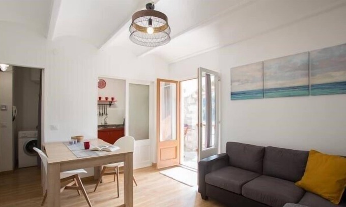 Ripoll Apartamento | Can Botey, bonito y moderno apartamento en Colonia industrial de Ripoll