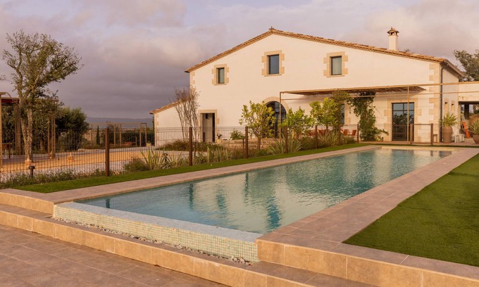 Llagostera Casa | CAN BUFÍ, Espectacular casa con piscina interior
