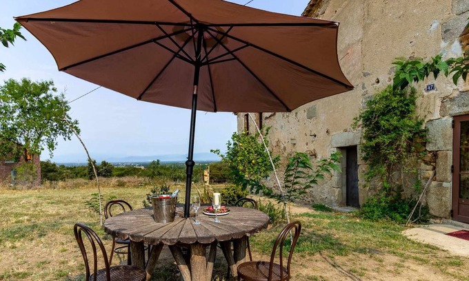 Veinat de Penedes Casa | Can Camós - Country house close to the Costa Brava