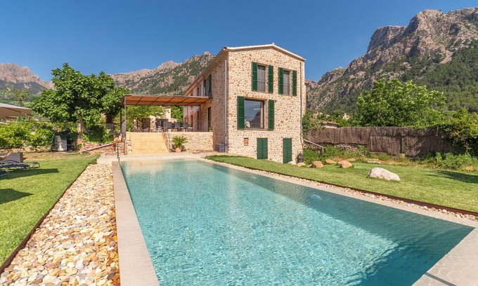Biniaraix Villa | CAN SIVELLA GROC - Villa mediterránea con vistas a la montaña y elegante piscina