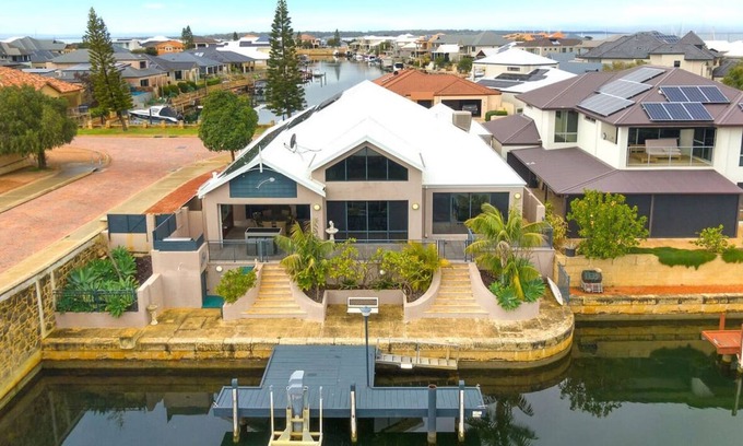 Wannanup Casa | Canal Escape in Wannanup