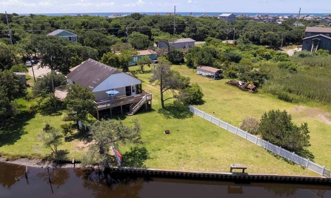 Sunset Village Casa | Canal Front 3 Bedroom Home / Newly Renovated