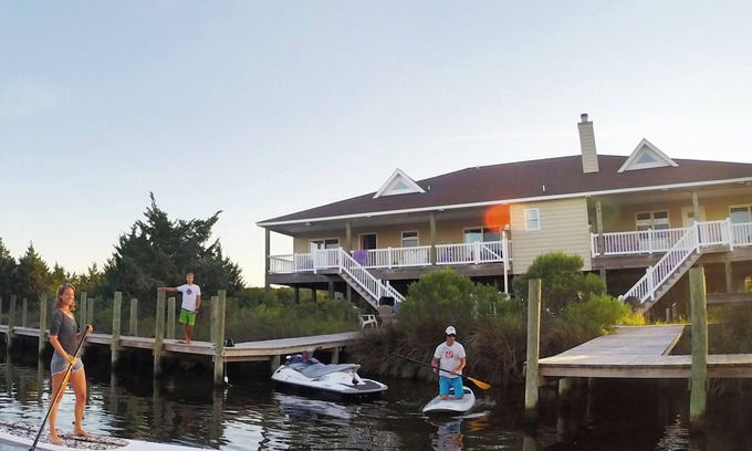 Avon Casa | Canal Front, All One level - 4 Bedroom House, Pool, Large Docks - The Kite Club