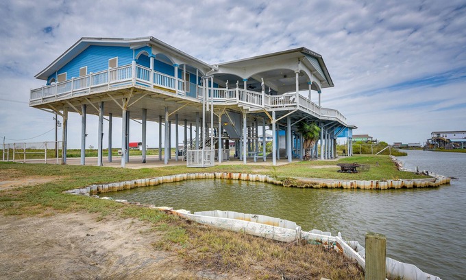 Port Bolivar Casa | Canal-Front Gilchrist Home w/ Pool - Walk to Beach