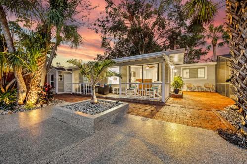 Hudson Bayou Casa | Canal Front Home in Sarasota with Private Heated Pool & Outdoor Patio!