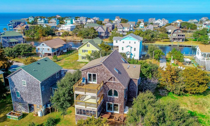 Brigands' Bay Casa | Canal-front home w/game room, private washer/dryer, WiFi, deck