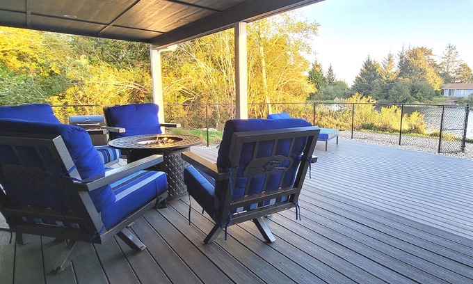 Ocean Shores Casa | Canal Front, Private Dock, Fully Fenced, Spacious!
