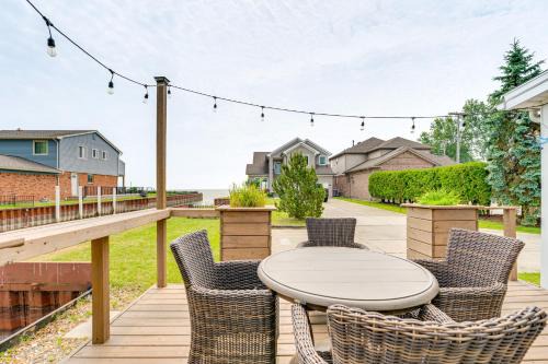 St. Clair Shores Casa | Canal-Front St Clair Shores Home 2 Mi to Dtwn