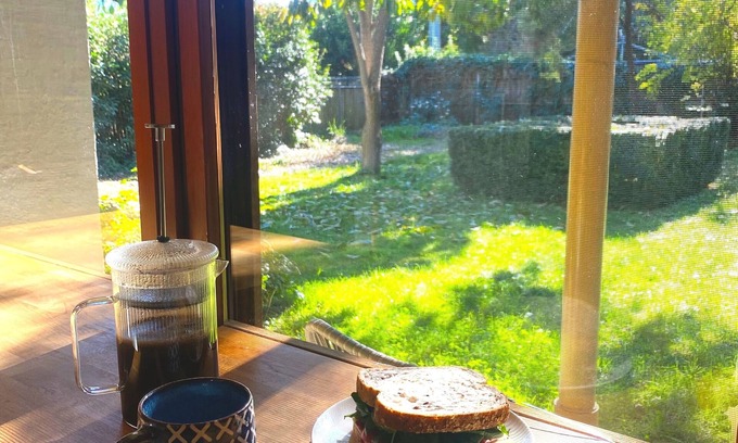 Reid Cabaña | Canberra cottage, across from the War Memorial, walk to the CBD