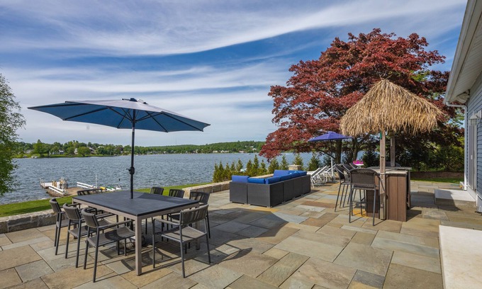 Danbury Casa | Candlewood Lakefront 3bd/ 2 bath house w/ 180 degree views!