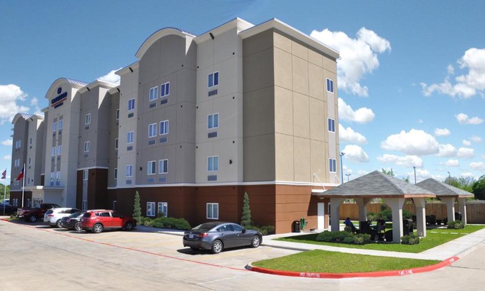 Bay City Hotel | Candlewood Suites Bay City by IHG