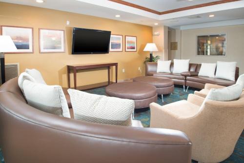 Wake Forest Hotel | Candlewood Suites Wake Forest-Raleigh Area by IHG