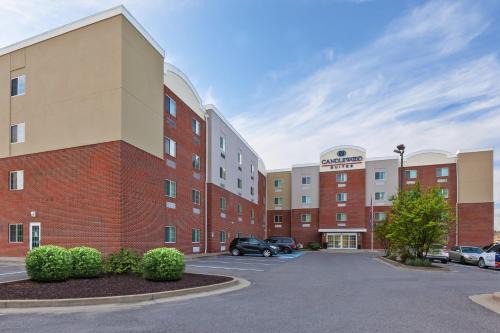 Strabane Hotel | Candlewood Suites Washington North by IHG