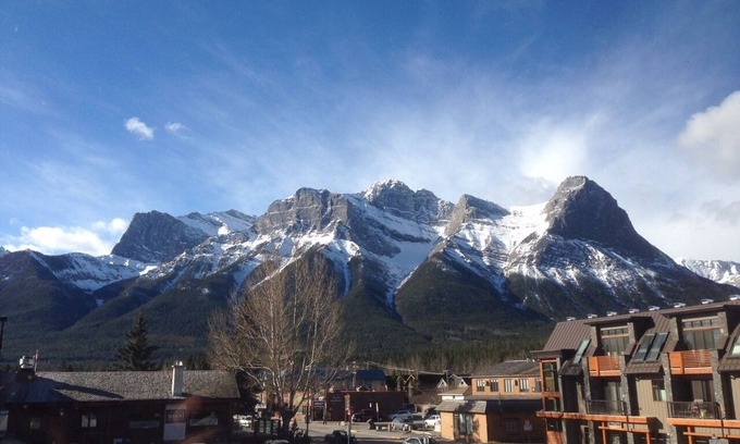 Town Centre Condominio | Canmore Mountain View Alquiler en el Centro de la Ciudad - 2br 2bath
