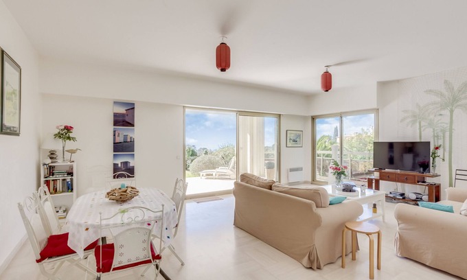 La Croix des Gardes Apartamento | Amplio apartamento 4 / 6p, amplias terrazas, jardín privado, piscina, vistas al mar, tranquilidad