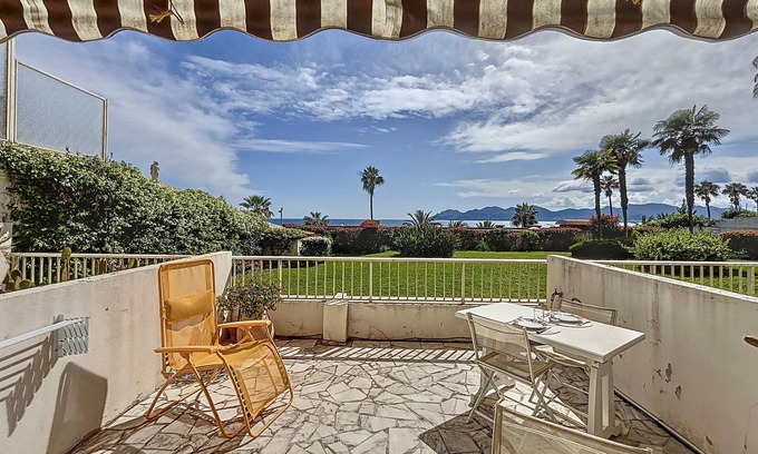 Le Suquet Apartamento | Cannes near the old port, quiet studio with terrace and sea view