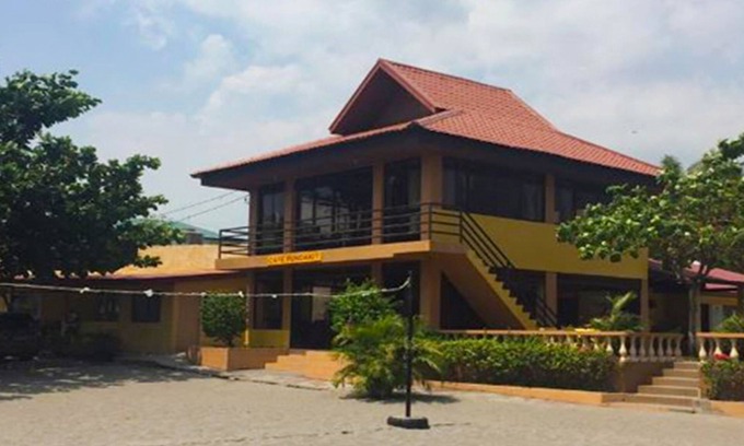 Pundaquit Hotel | Canoe Beach Resort