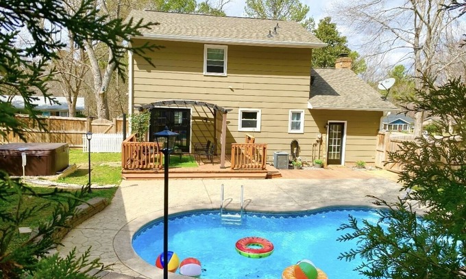 North Raleigh Casa | Cant Miss! Stunning Home w/ private Pool, Hot Tub and Firepit! (Pet Friendly)