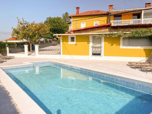 Pielagos Casa | Cantabria Collection - Espectacular casa con piscina y jardín