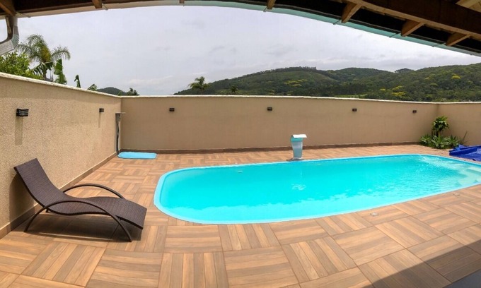 Santa Lidia Casa | Cantinho da Familia - House with pool in Penha close to the Beto Carrero park