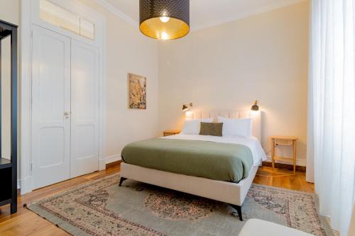Ponta Delgada Casa | Canto do Atlantico - City Centre with Air Conditioning, Private Garage and Outdoor Patio