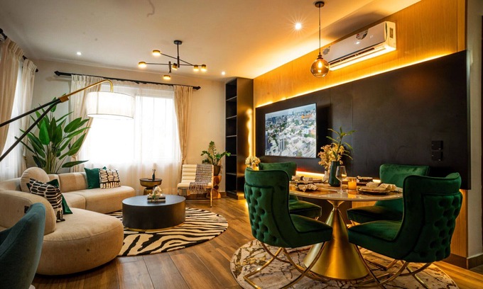 Labadi Apartamento | Cantonments Lux 2BR,6mins to airport with balcony,fast WiFi,Nespresso,Pool &Gym