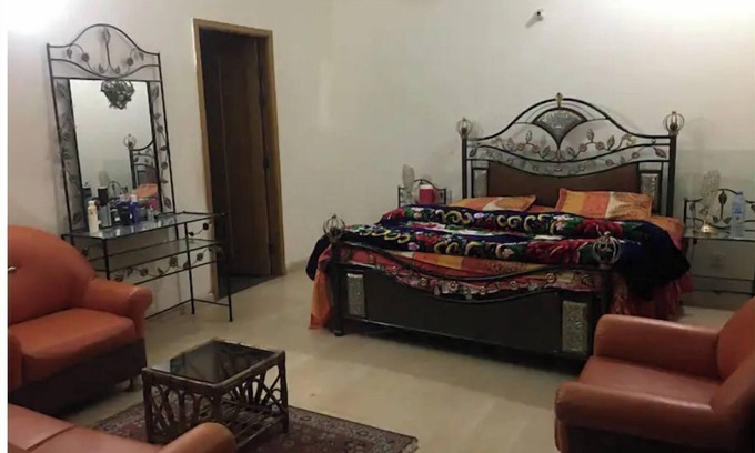 Multan Apartamento | Cantt Room 03366386547