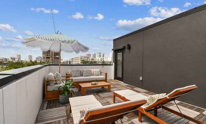 Downtown Tampa Casa | Canvas City Homes GWX