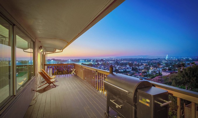 Point Loma Heights Casa | Canyon Estate Overlooking the San Diego and the Pacific Ocean
