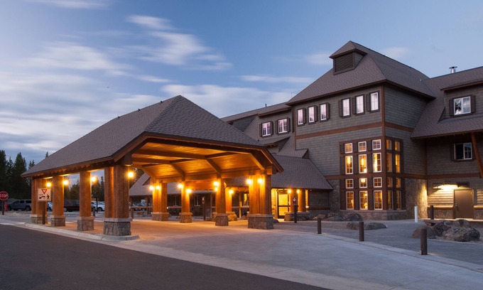 Canyon Village Cabina | Canyon Lodge & Cabins - Inside the Park
