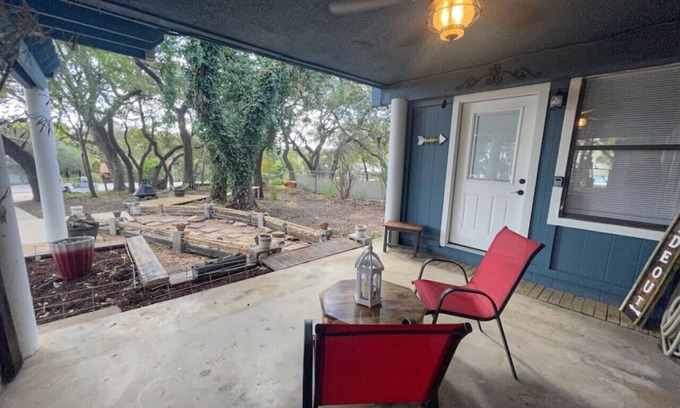 Canyon Lake Apartamento | Canyon Lake Loft - Minutes from Boat Ramp 2 - South Side of Canyon Lake!