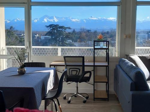 Tarbes Apartamento | Cap Sud - 53m2- VUE PYRENEES- HYPERCENTRE-WIFI FIBRE -Nouvelle literie