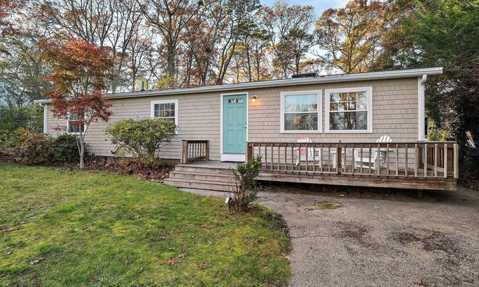 Mashpee Casa | Cape Cod - John's Pond Mashpee - Private Assoc. Beach and two Kayaks