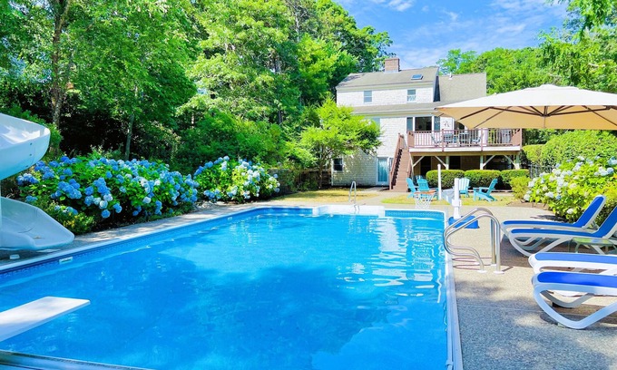 Brewster Casa | Casa de veraneo en Cape Cod ofrece piscina climatizada y cerca de las playas