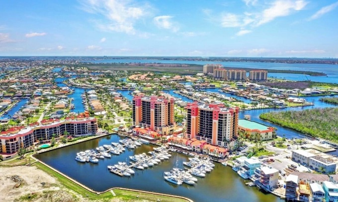 Cape Harbour Condominio | Cape Harbour 12th floor condo!!! 'Low Season' Rates start at 950/week!!!