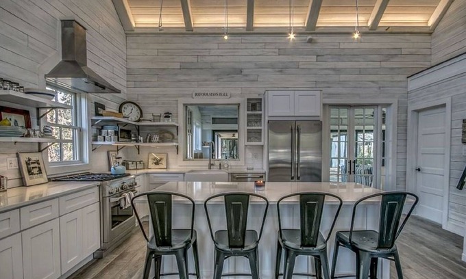 West Cape May Casa | Cape May Cottage en The Woods con excelente plano de planta: 3 habitaciones principales + Loft