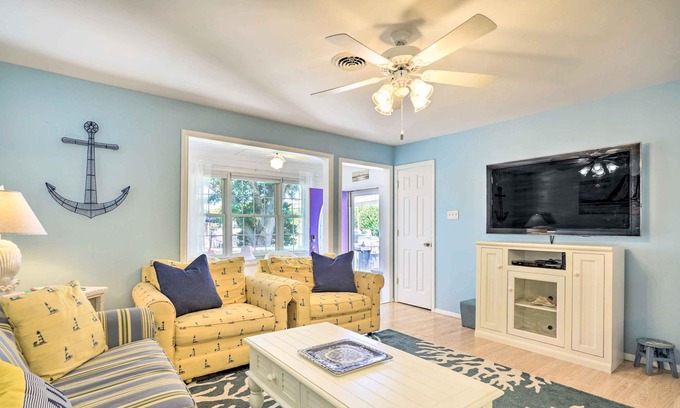 Village Green Casa | Cape May Quad Unit w/ Deck ~ Half-Mi to the Beach!