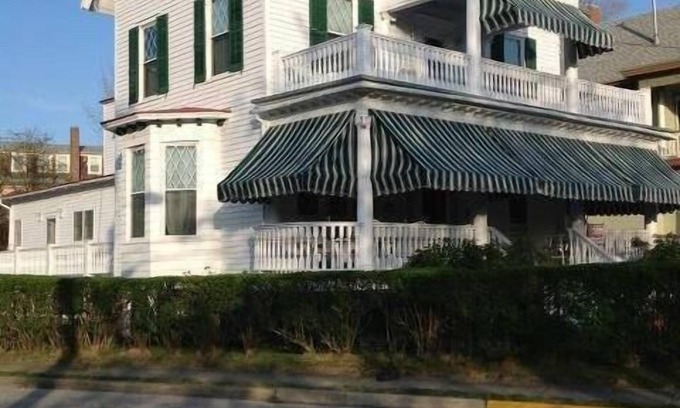 Cape May Casa | Cape May 8BR Sleeps 24; 3 Blks a la playa / ciudad; Perros OK (2)!