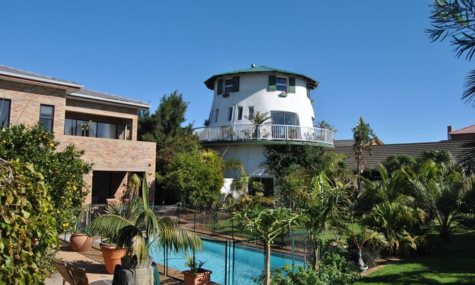 Flamingo Vlei Casa | Cape Oasis Guesthouse
