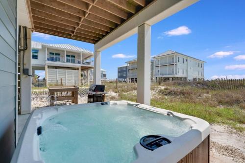 Cape San Blas Casa | Cape Ocean Front - Jacuzzi - Elevator - Arcade Games!