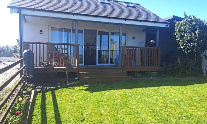 Llanerchymedd Cabaña | CAPEL PARK (TYDDYNOD BACH), pet friendly in Llanerchymedd