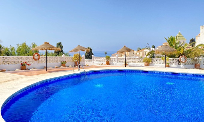 Chimenea Apartamento | Capistrano Playa 201 by Casasol