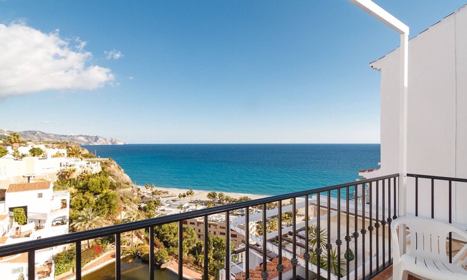 Chimenea Apartamento | Capistrano Playa 703 by Casasol