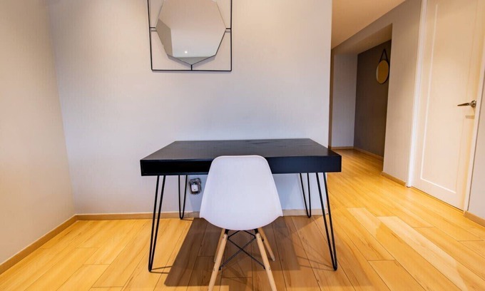 El Yaqui Apartamento | 804 - Trendy 2BR Condo @Capitalia Living Sta Fe