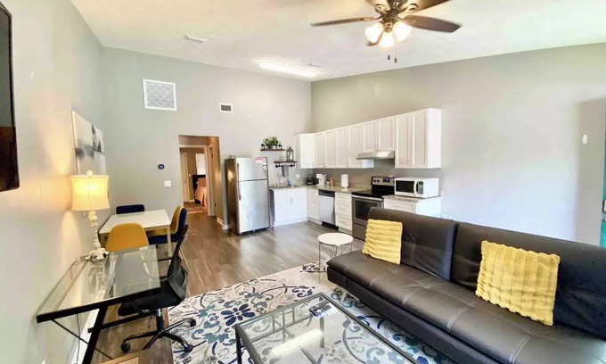 Tallahassee Casa | Capitol/Campus Retreat: Clean, Cozy w/King Bed