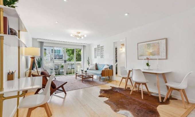Downtown Sacramento Condominio | Capitol quarters! 2 bedroom condo, walking distance to everything!