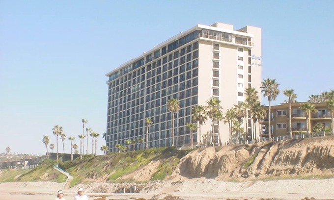 North Pacific Beach Condominio | Capri Beach Accommodations