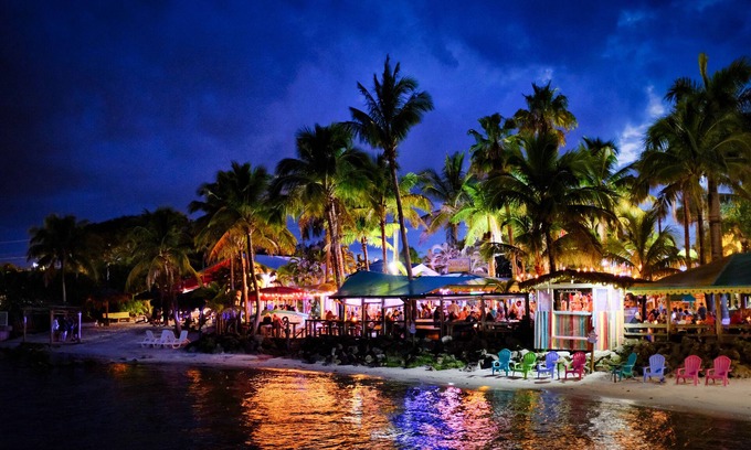 Sebastian Complejo | Capt Hiram's Resort